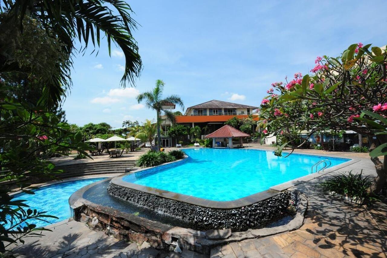 Patra Semarang Hotel & Convention Exterior photo