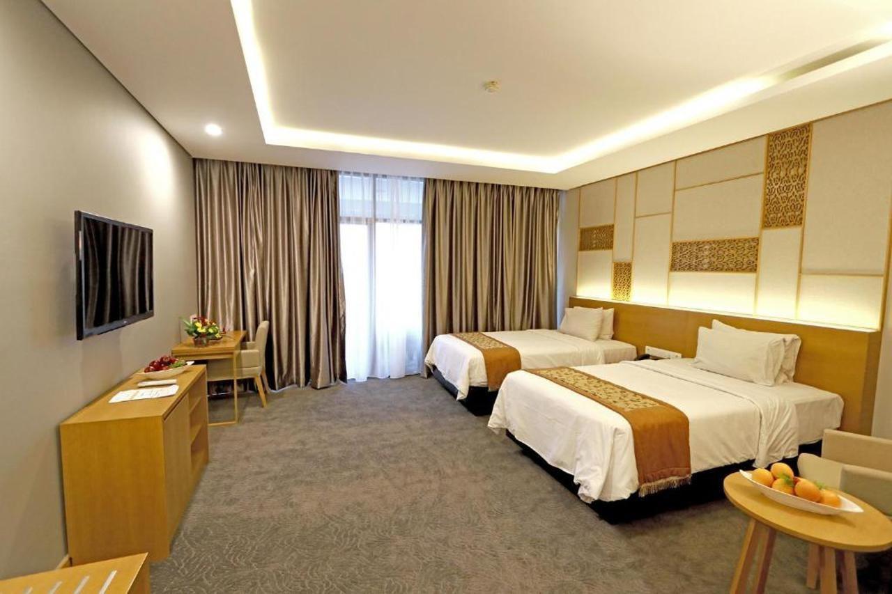 Patra Semarang Hotel & Convention Exterior photo