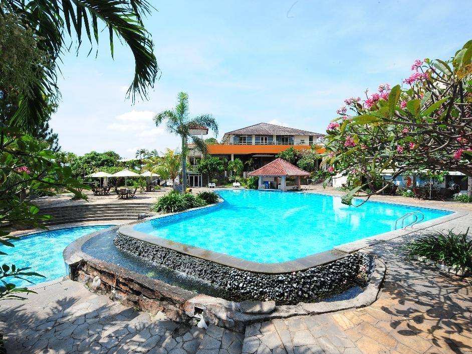 Patra Semarang Hotel & Convention Exterior photo