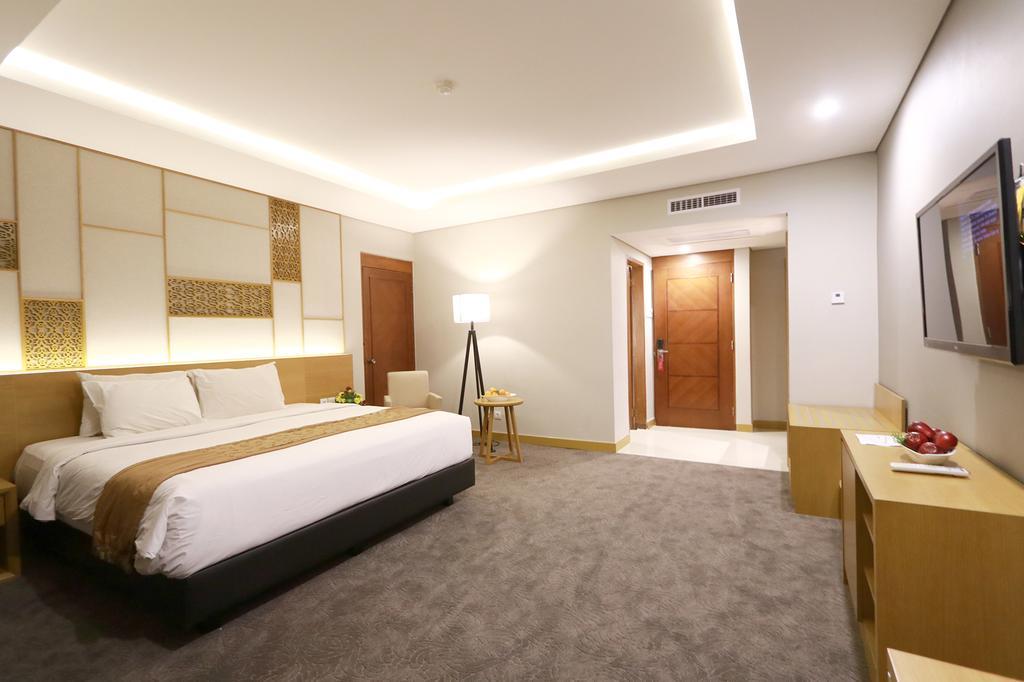 Patra Semarang Hotel & Convention Exterior photo