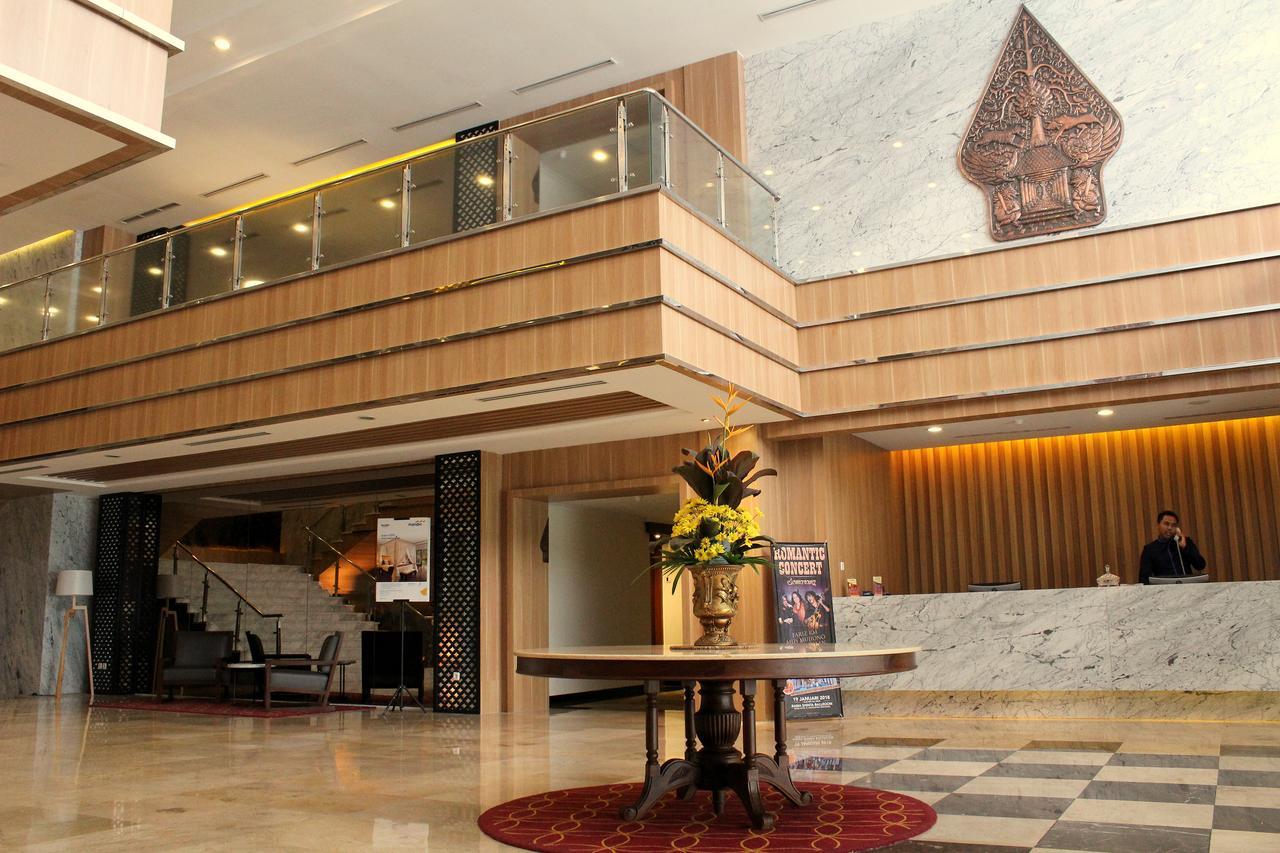 Patra Semarang Hotel & Convention Exterior photo