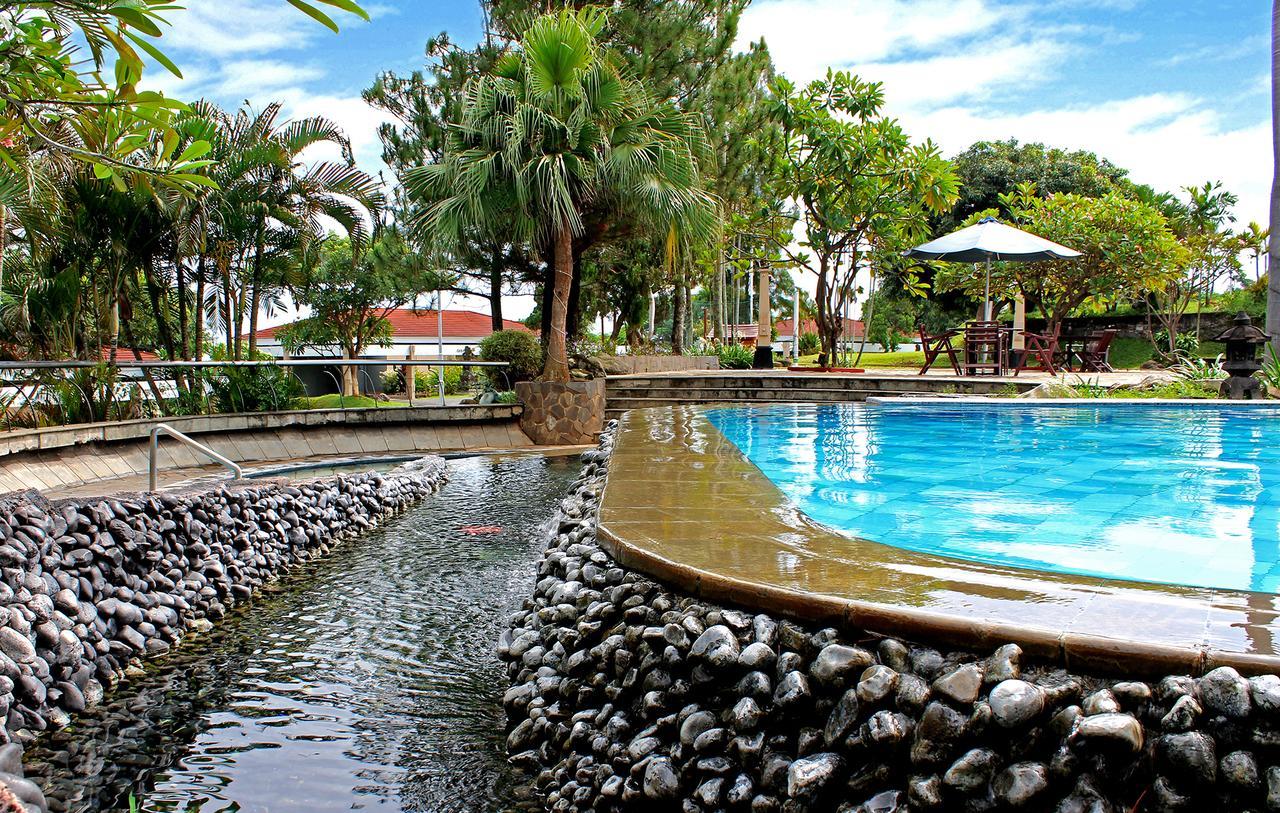 Patra Semarang Hotel & Convention Exterior photo
