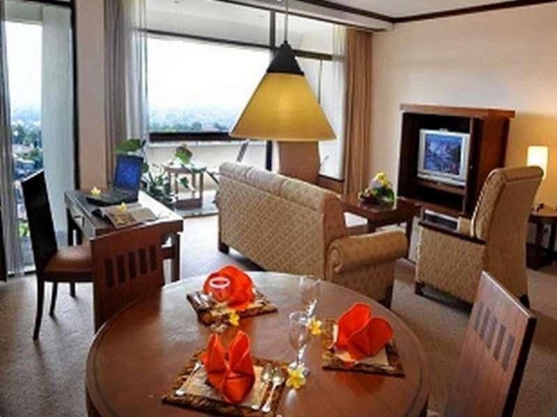 Patra Semarang Hotel & Convention Exterior photo