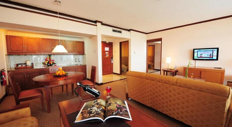 Patra Semarang Hotel & Convention Exterior photo